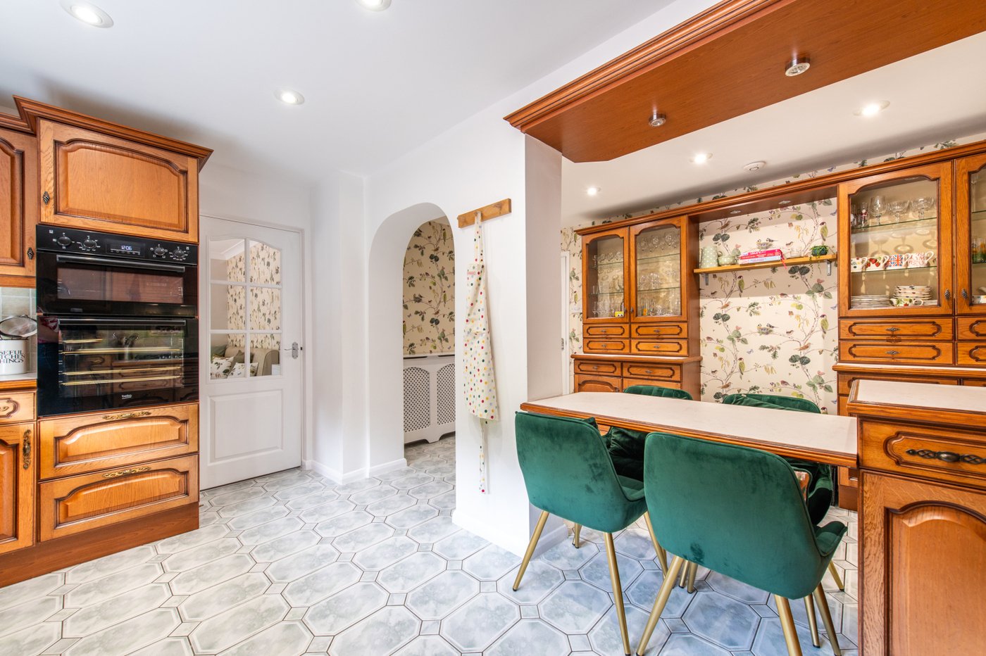 4 bedroom house for sale in Rainham | Robinson Michael & Jackson