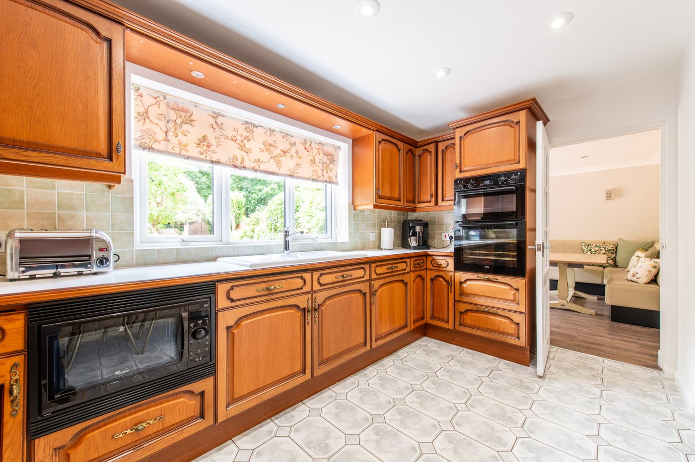 4 bedroom house for sale in Rainham | Robinson Michael & Jackson