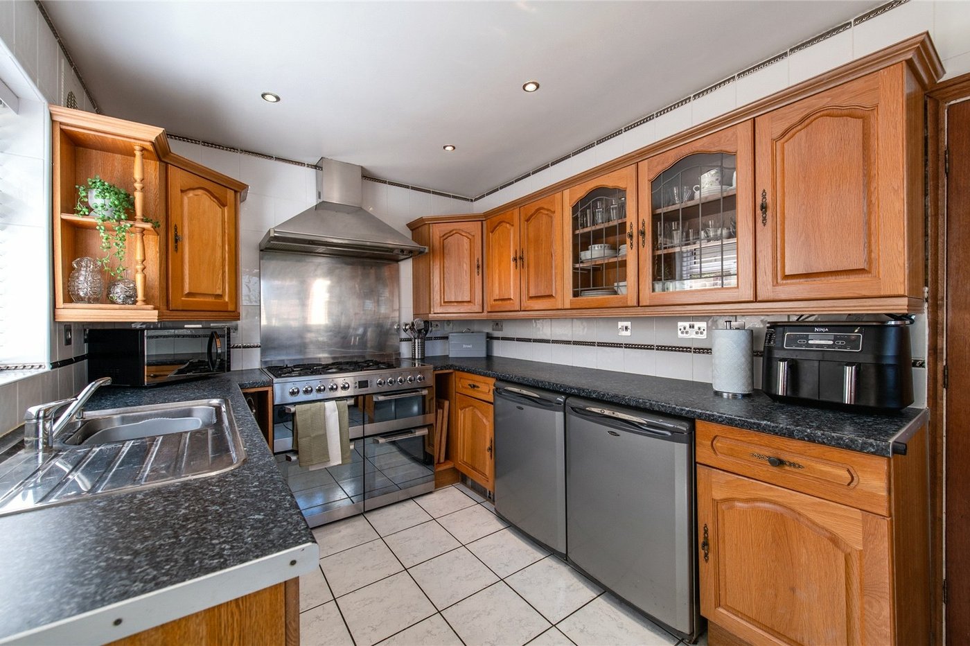 5 bedroom property for sale in Wigmore | Robinson Michael & Jackson