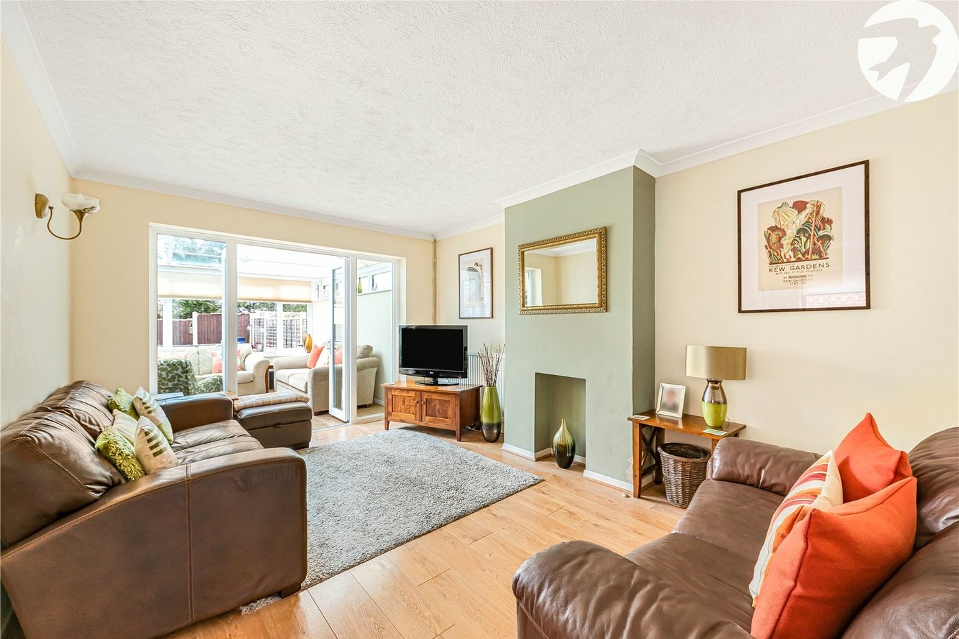 3 bedroom house for sale in Hextable | Robinson Jackson