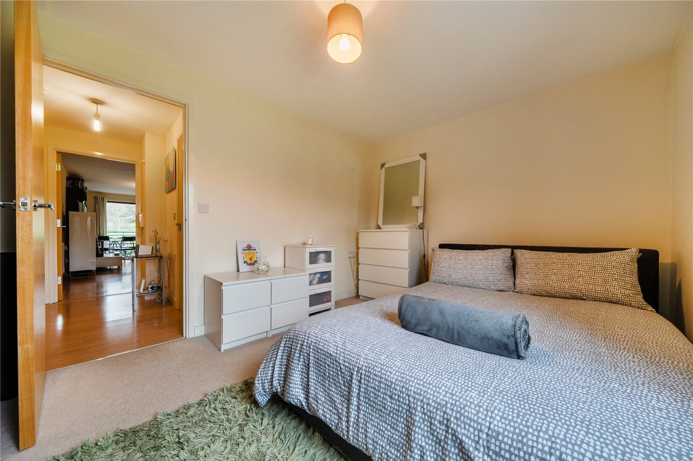 2 bedroom property for sale in West Norwood | Robinson Jackson