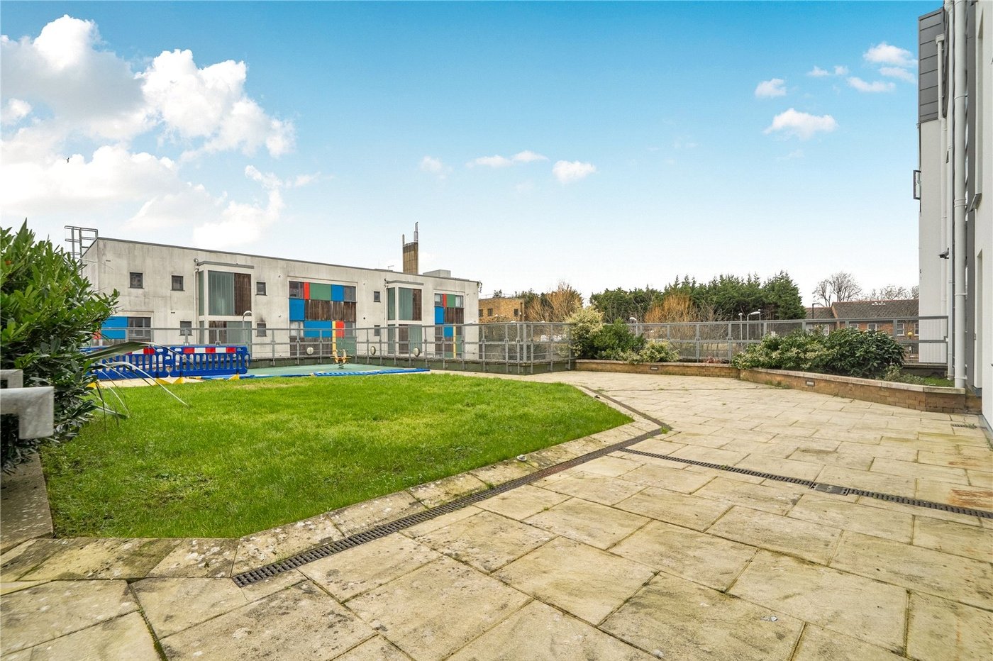 2 bedroom property for sale in West Norwood | Robinson Jackson