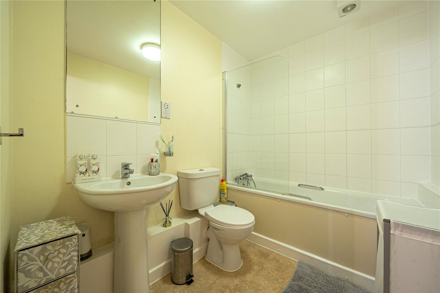 2 bedroom property for sale in West Norwood | Robinson Jackson