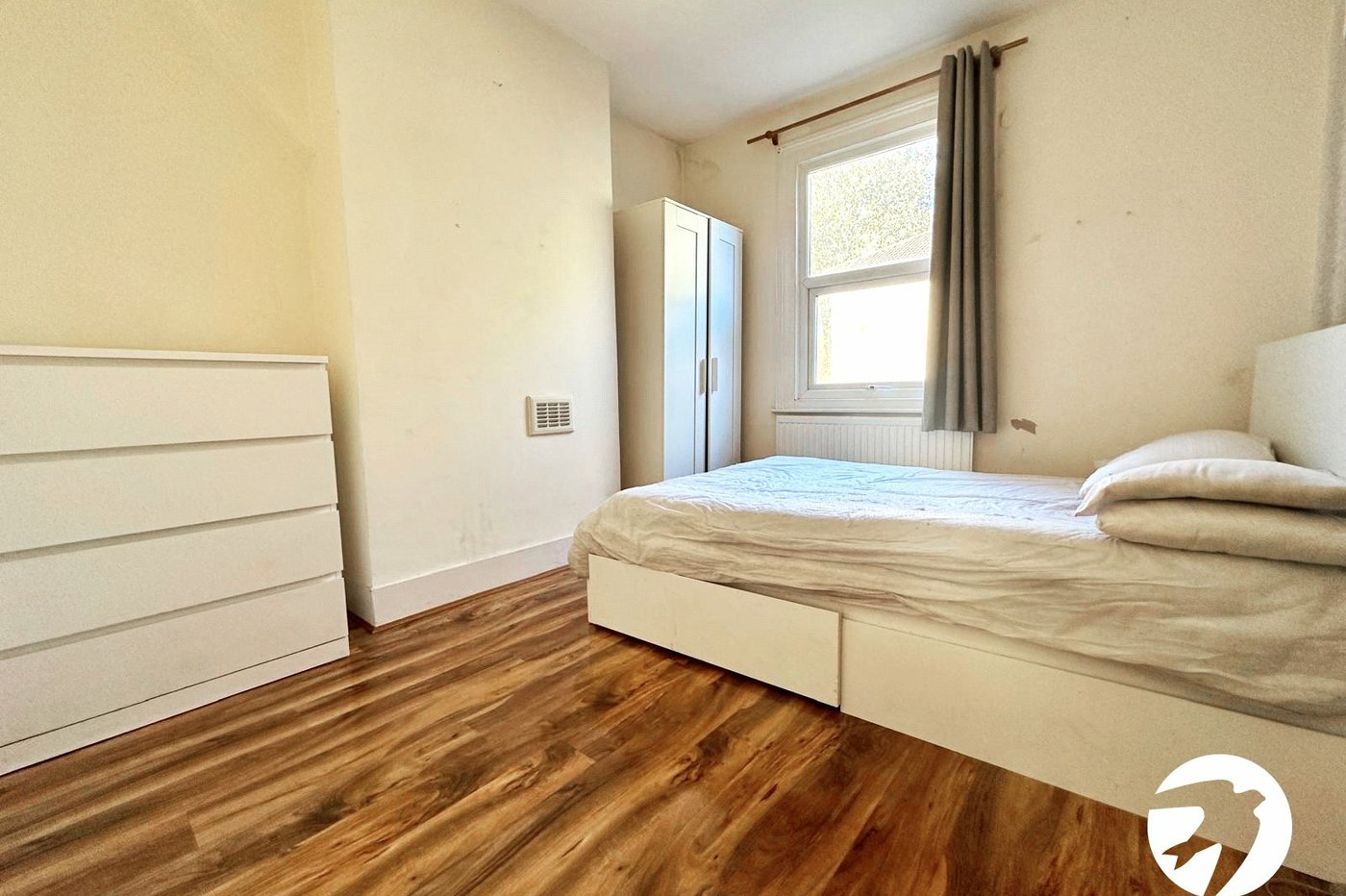 3 bedroom house for sale in London | Robinson Jackson