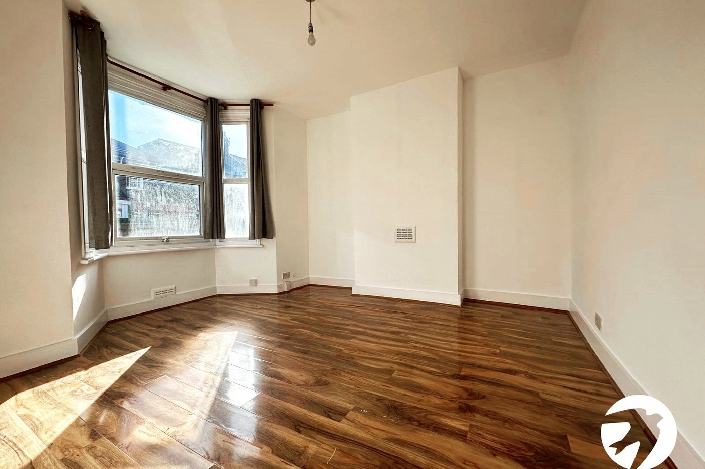 3 bedroom house for sale in London | Robinson Jackson