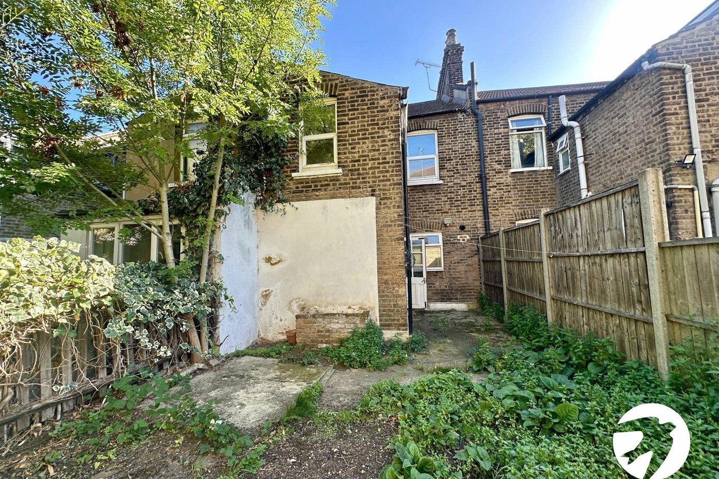 3 bedroom house for sale in London | Robinson Jackson