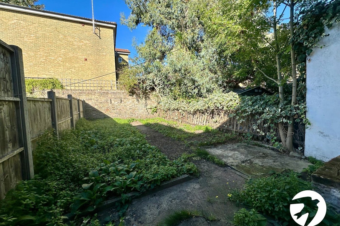 3 bedroom house for sale in London | Robinson Jackson