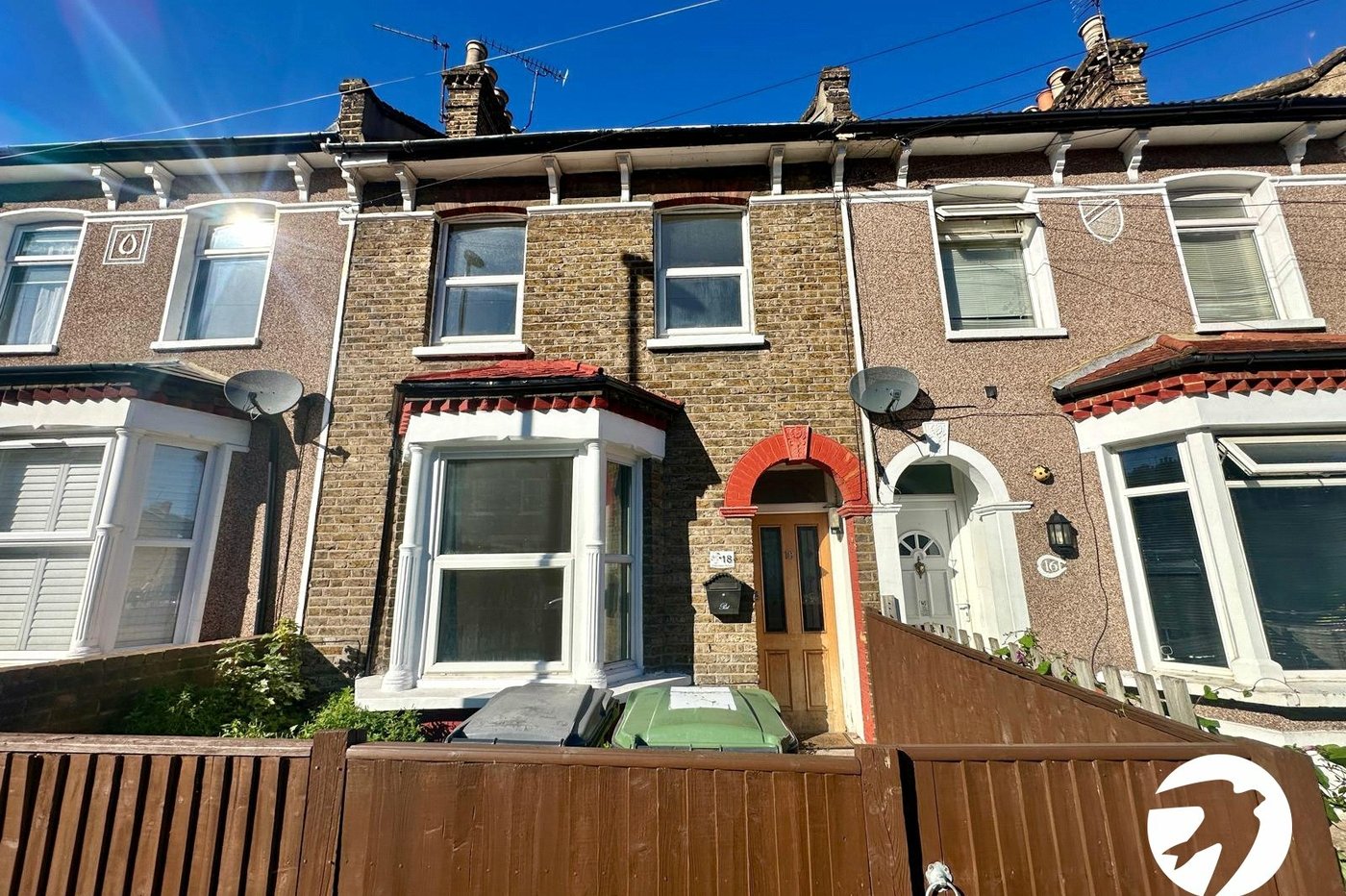 3 bedroom house for sale in London | Robinson Jackson