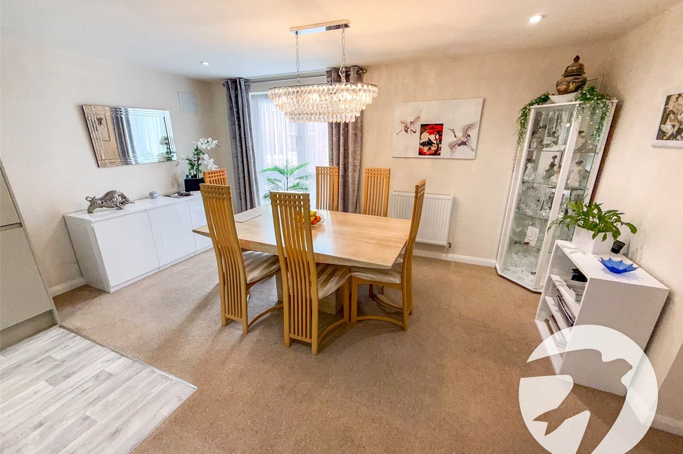 2 bedroom property for sale in London | Robinson Jackson