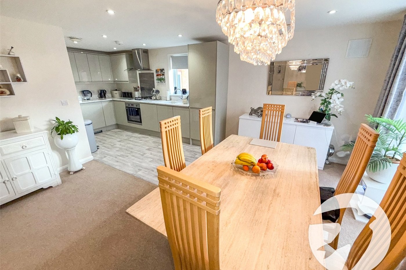 2 bedroom property for sale in London | Robinson Jackson