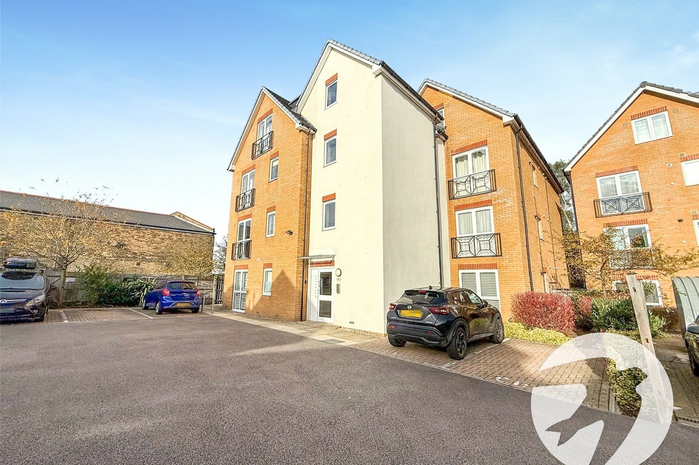 2 bedroom property for sale in London | Robinson Jackson