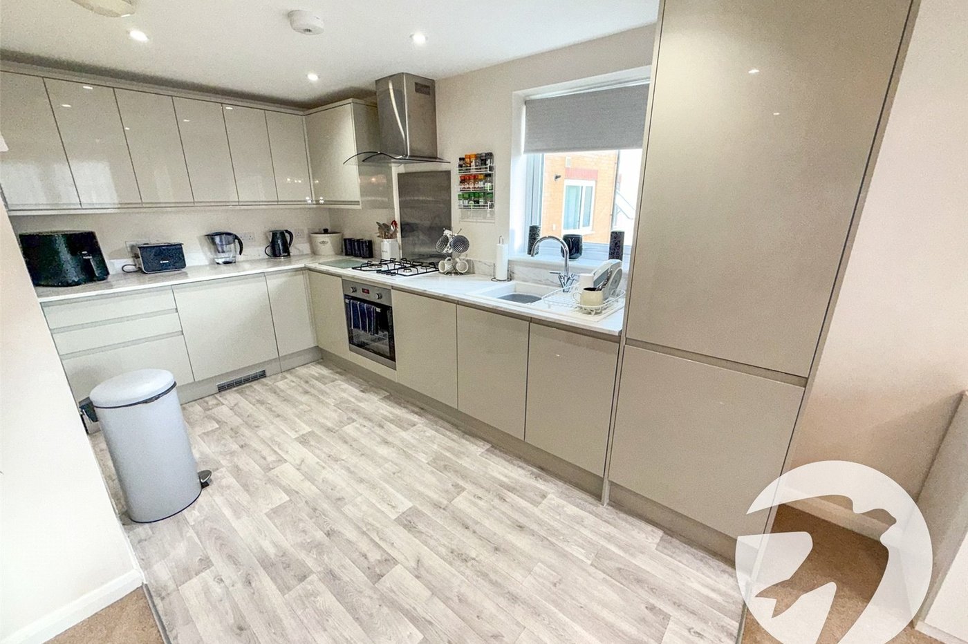 2 bedroom property for sale in London | Robinson Jackson