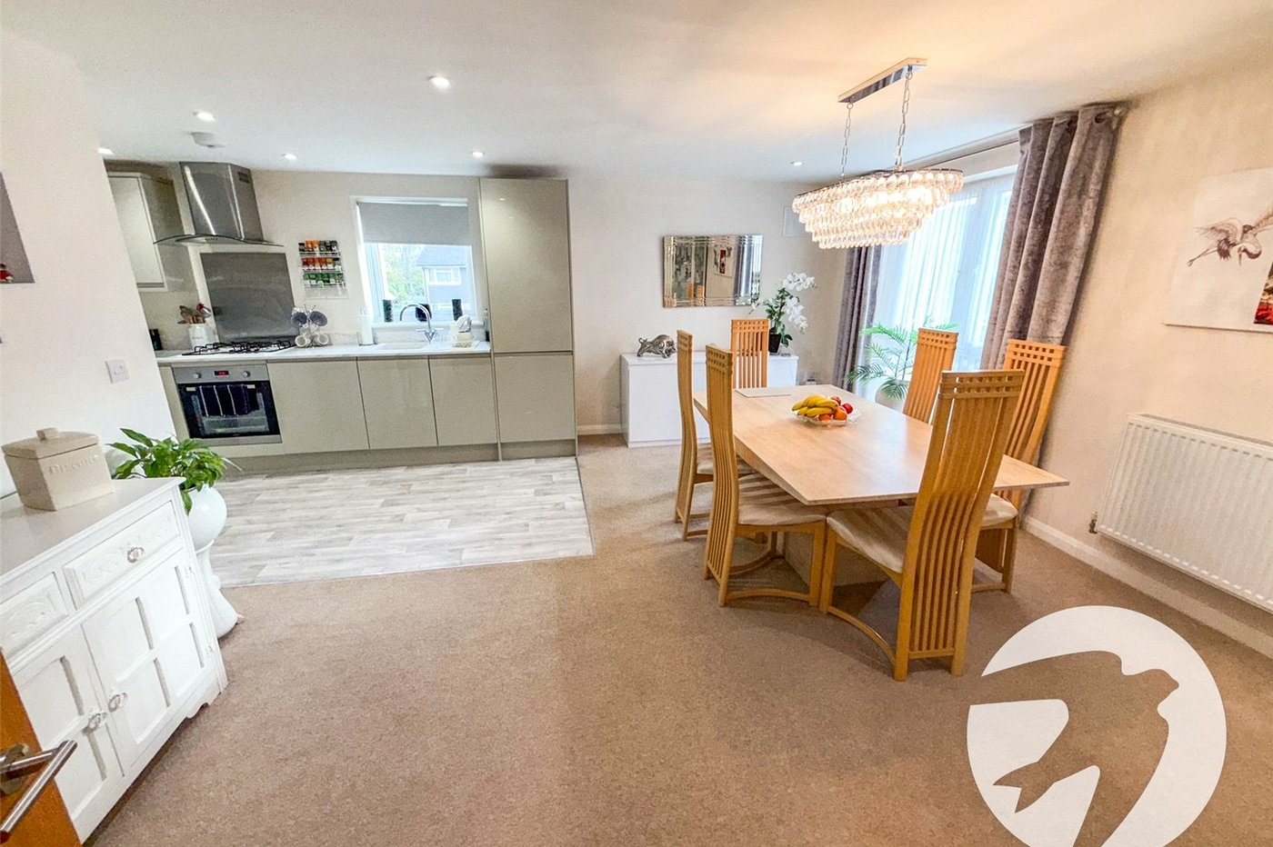 2 bedroom property for sale in London | Robinson Jackson