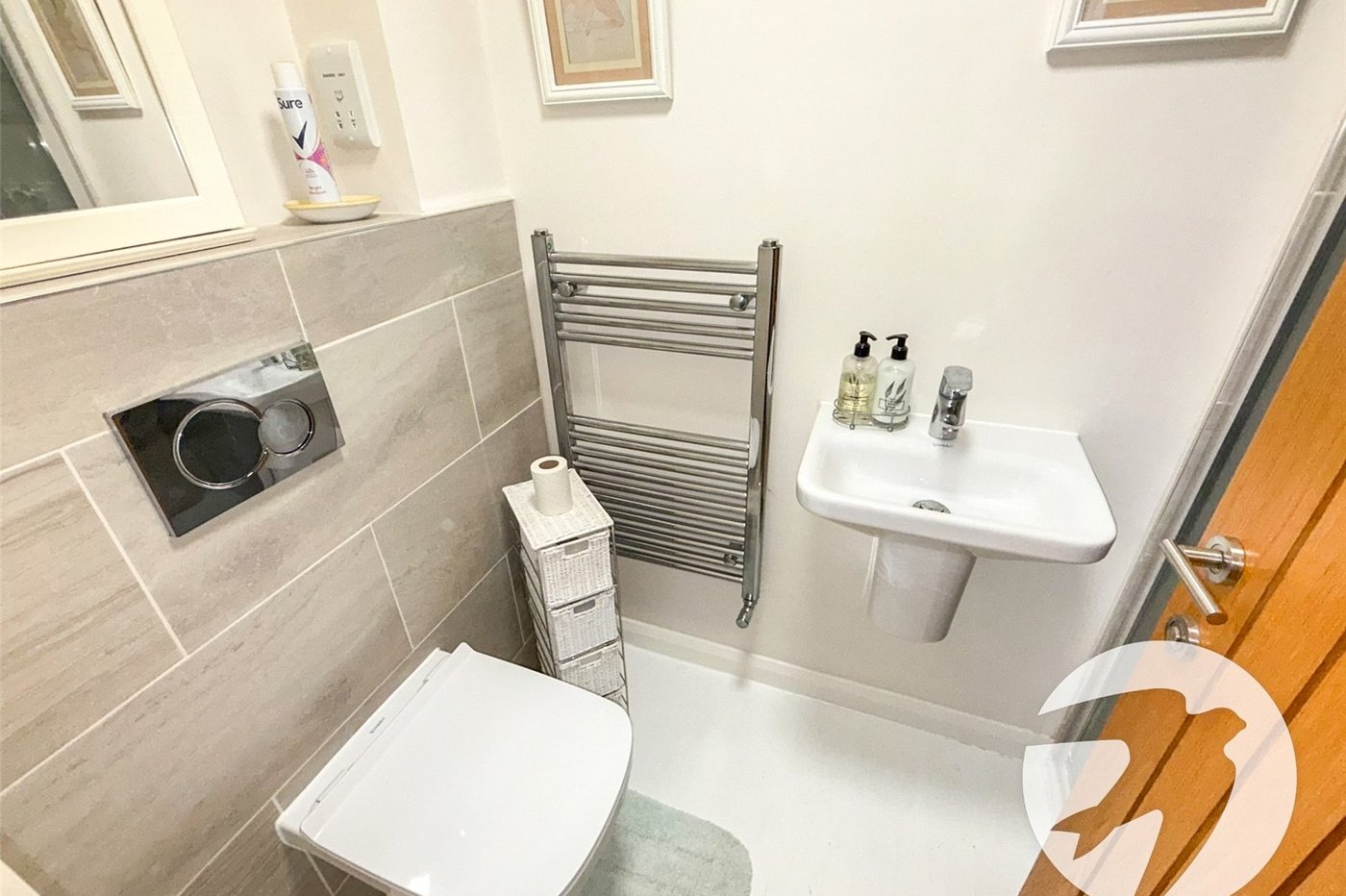 2 bedroom property for sale in London | Robinson Jackson