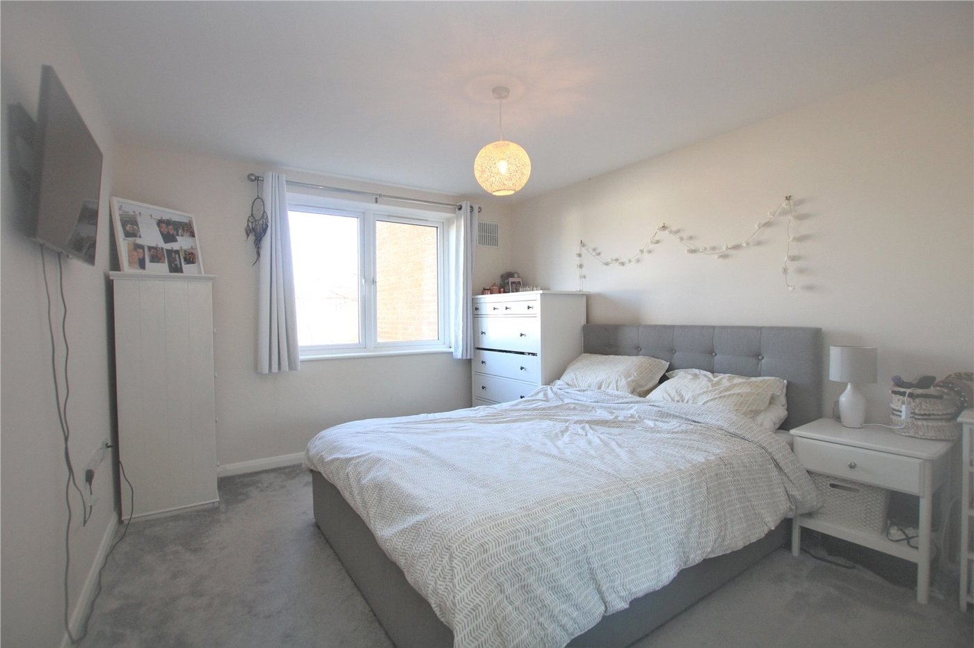 2 bedroom property for sale in New Eltham | Robinson Jackson