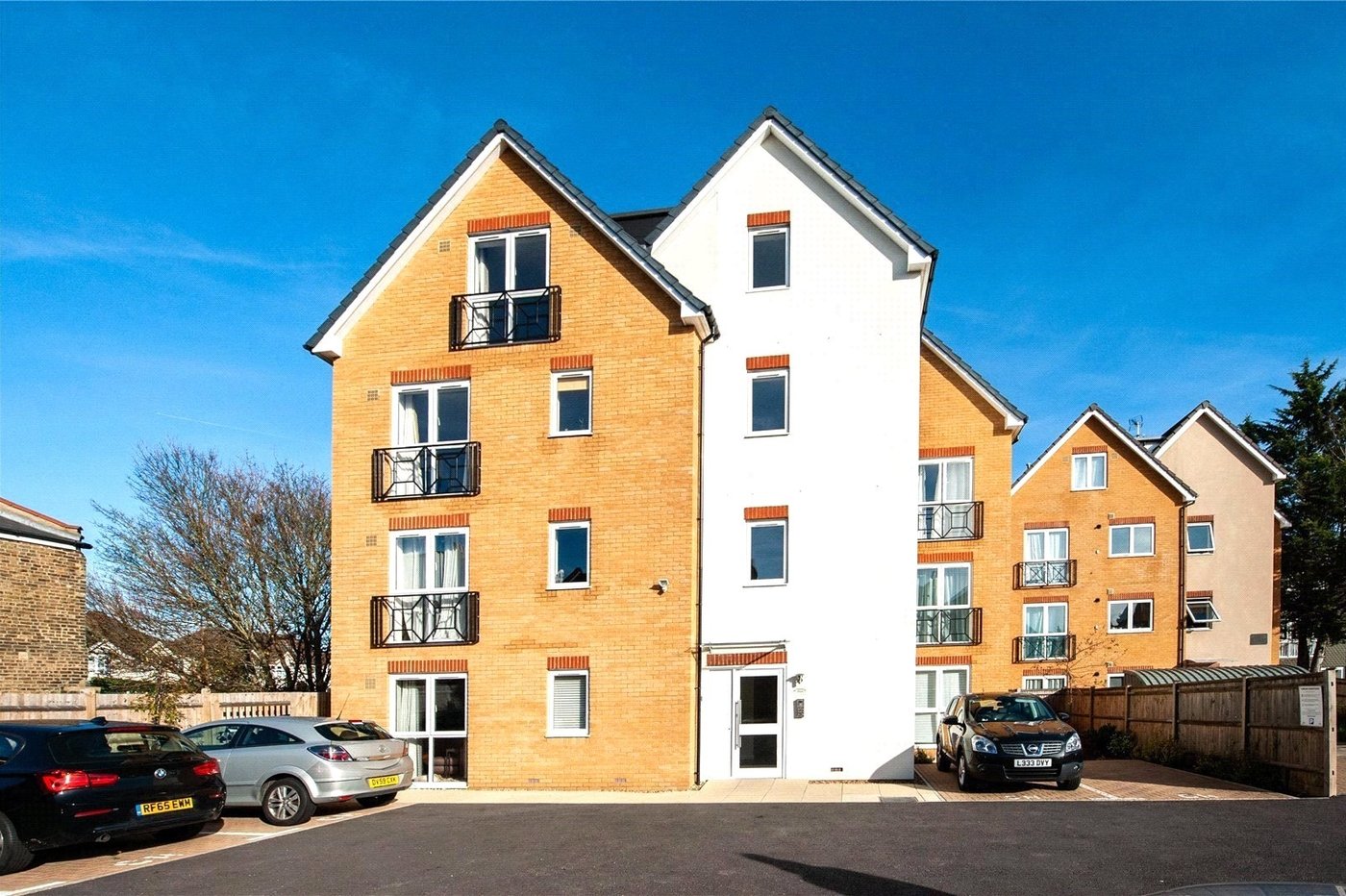 2 bedroom property for sale in New Eltham | Robinson Jackson