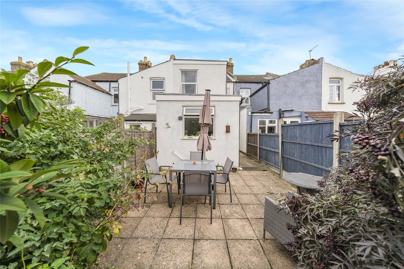 2 bedroom house for sale in Greenhithe | Robinson Jackson