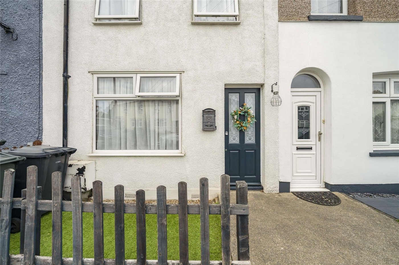 2 bedroom house for sale in Greenhithe | Robinson Jackson