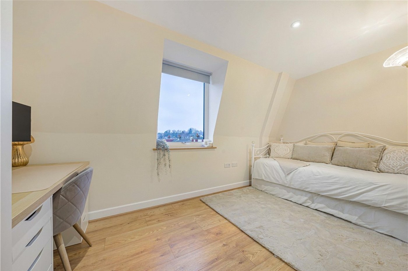 2 bedroom property for sale in Orpington | Robinson Jackson