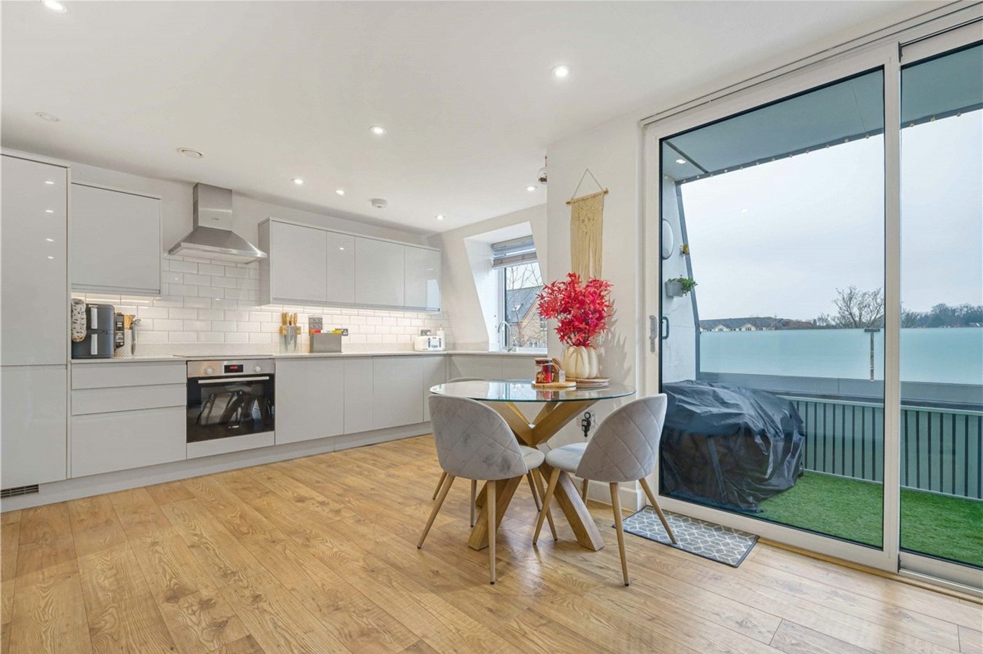 2 bedroom property for sale in Orpington | Robinson Jackson