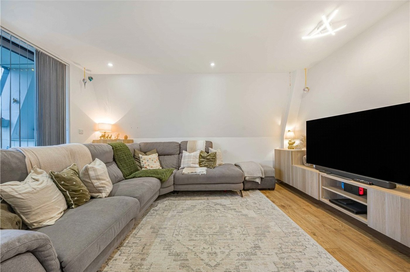 2 bedroom property for sale in Orpington | Robinson Jackson