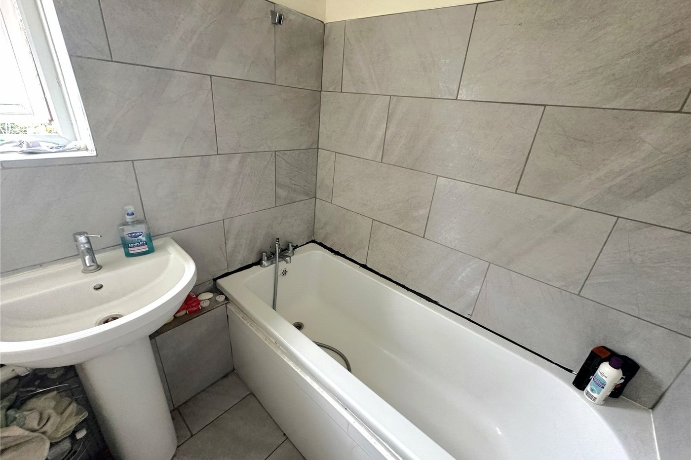 3 bedroom house for sale in London | Robinson Jackson