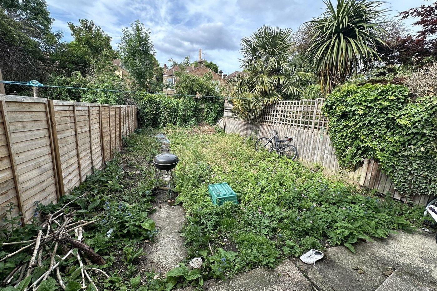 3 bedroom house for sale in London | Robinson Jackson