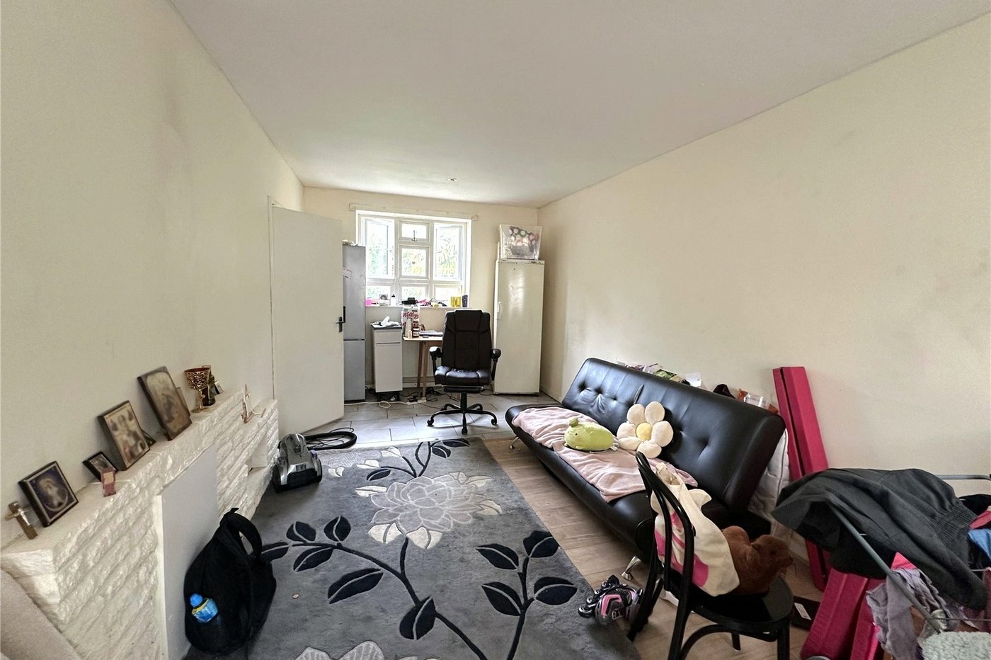 3 bedroom house for sale in London | Robinson Jackson