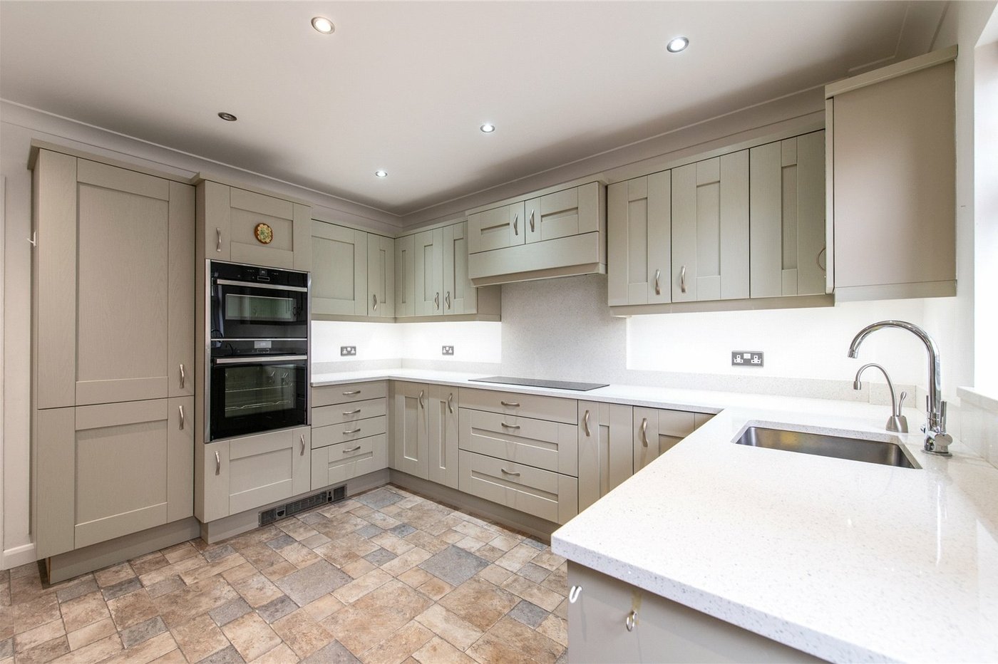 2 bedroom bungalow for sale in Gravesend | Robinson Michael & Jackson