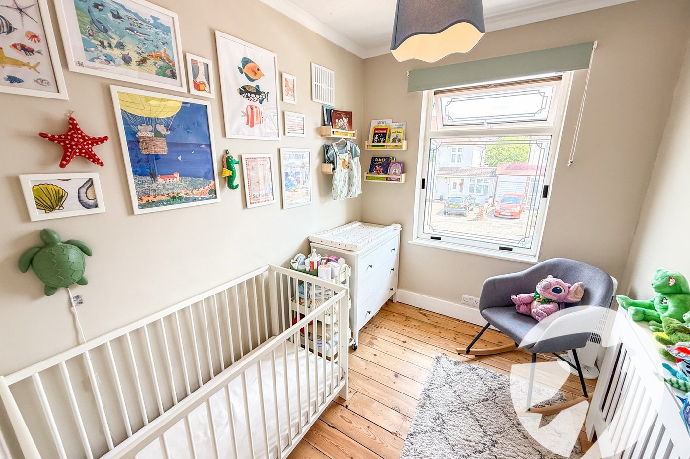 3 bedroom house for sale in London | Robinson Jackson