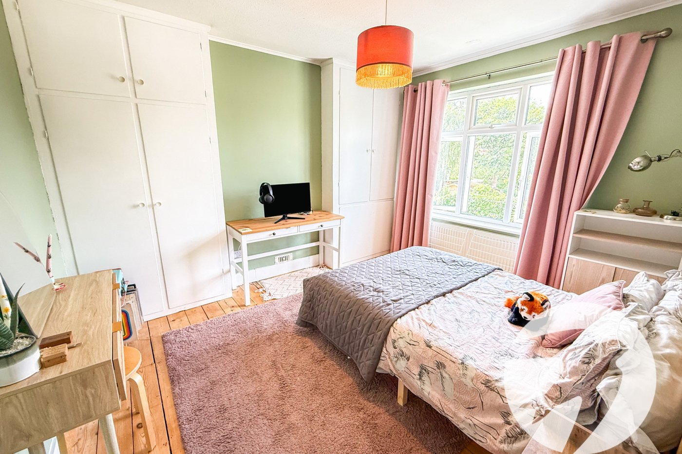 3 bedroom house for sale in London | Robinson Jackson