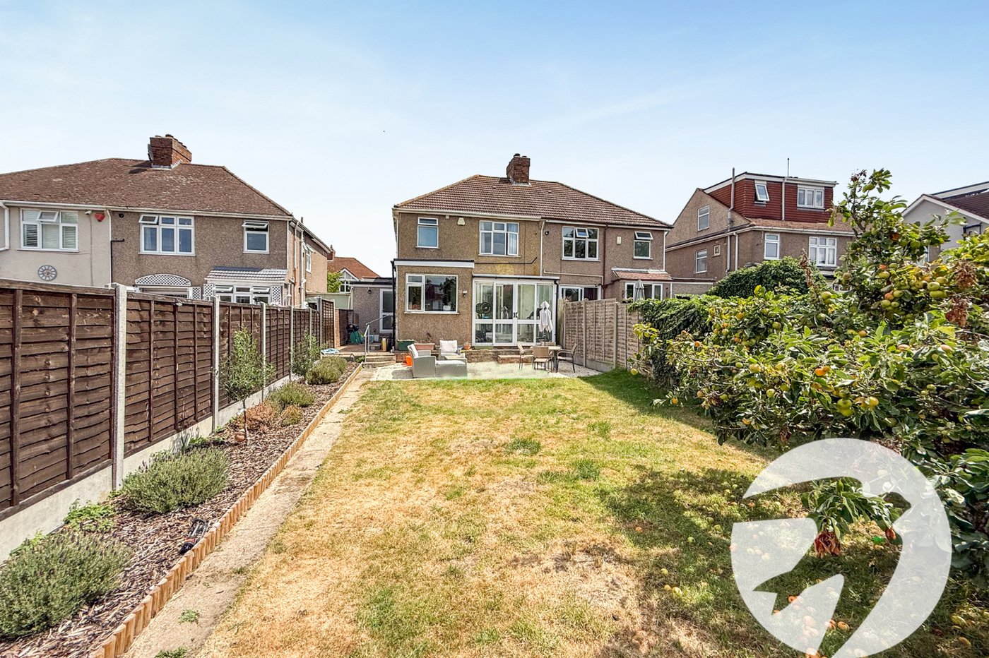 3 bedroom house for sale in London | Robinson Jackson