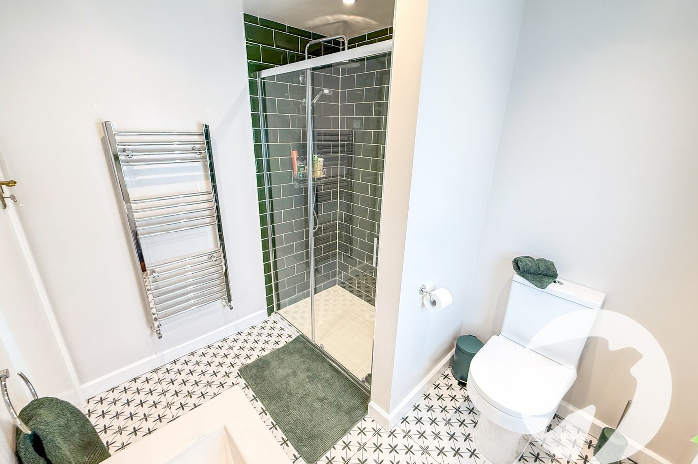3 bedroom house for sale in London | Robinson Jackson