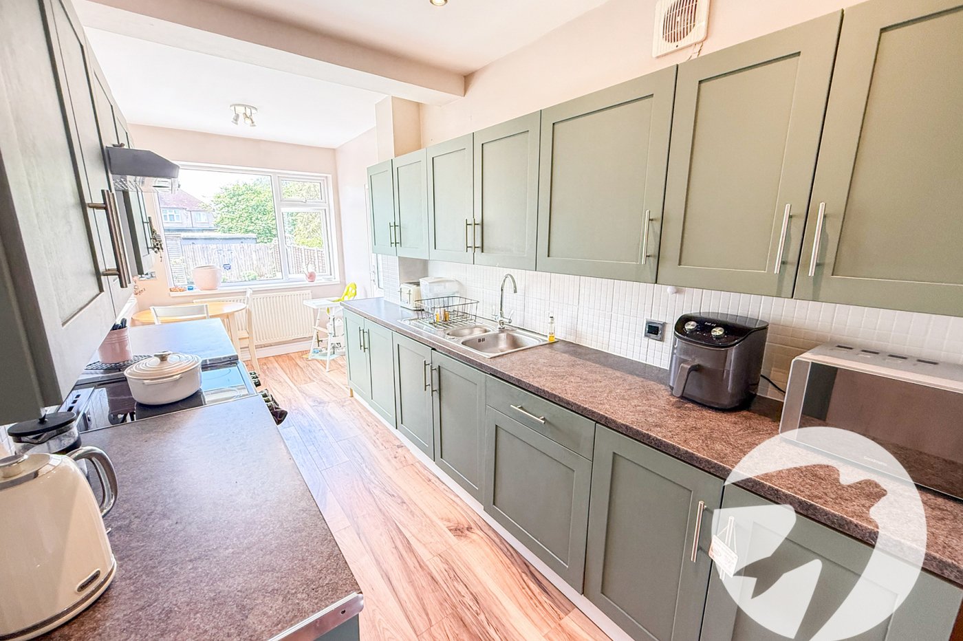 3 bedroom house for sale in London | Robinson Jackson