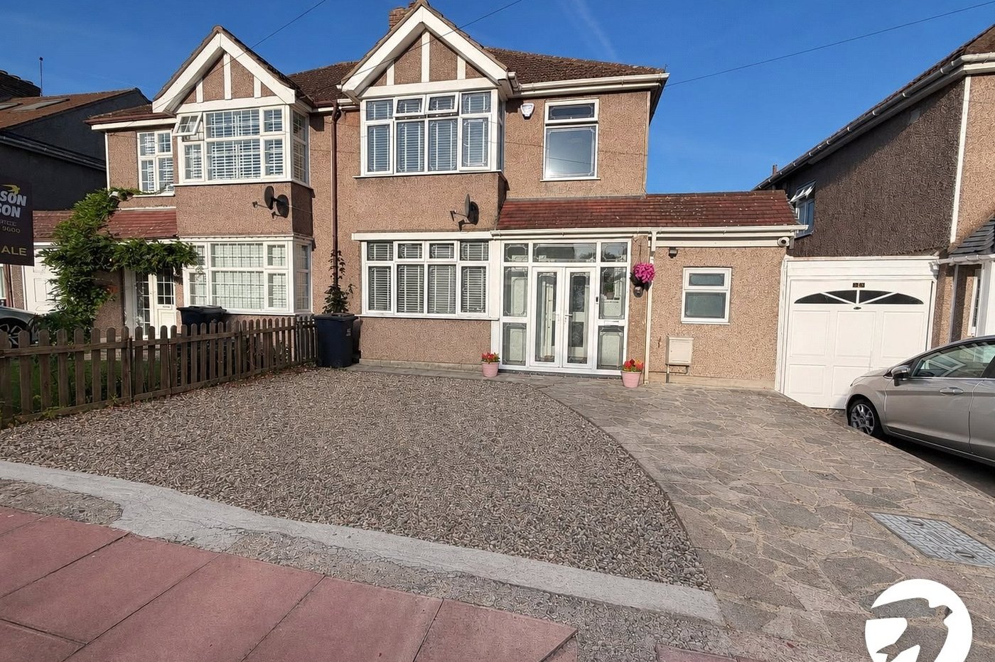 3 bedroom house for sale in London | Robinson Jackson