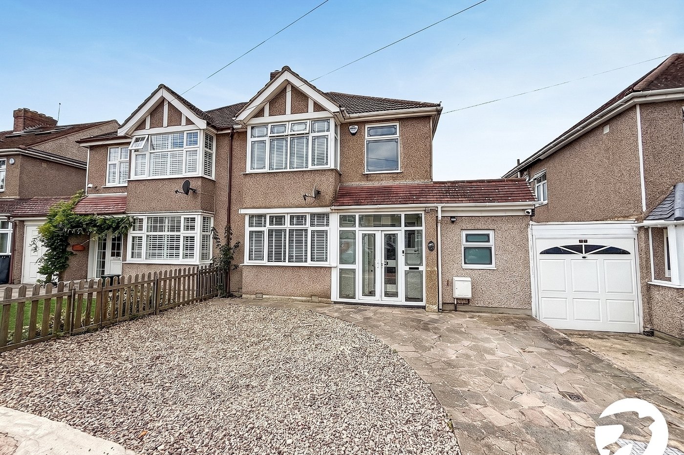 3 bedroom house for sale in London | Robinson Jackson