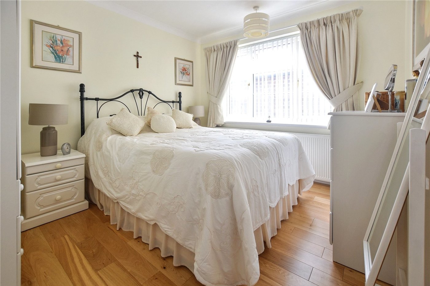 2 bedroom bungalow for sale in Bexley | Robinson Jackson