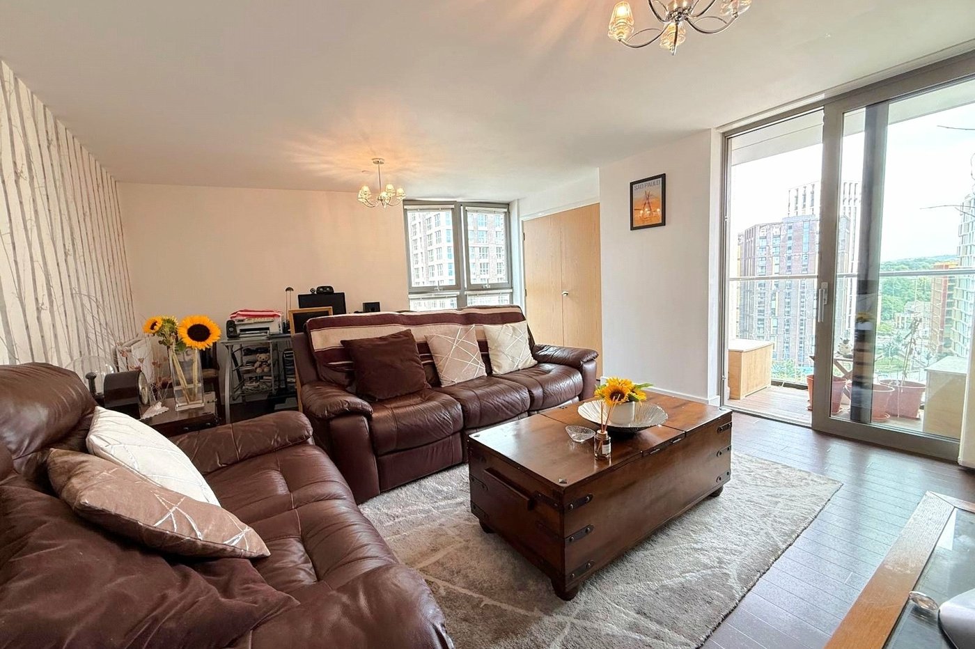 2 bedroom property for sale in London | Robinson Jackson