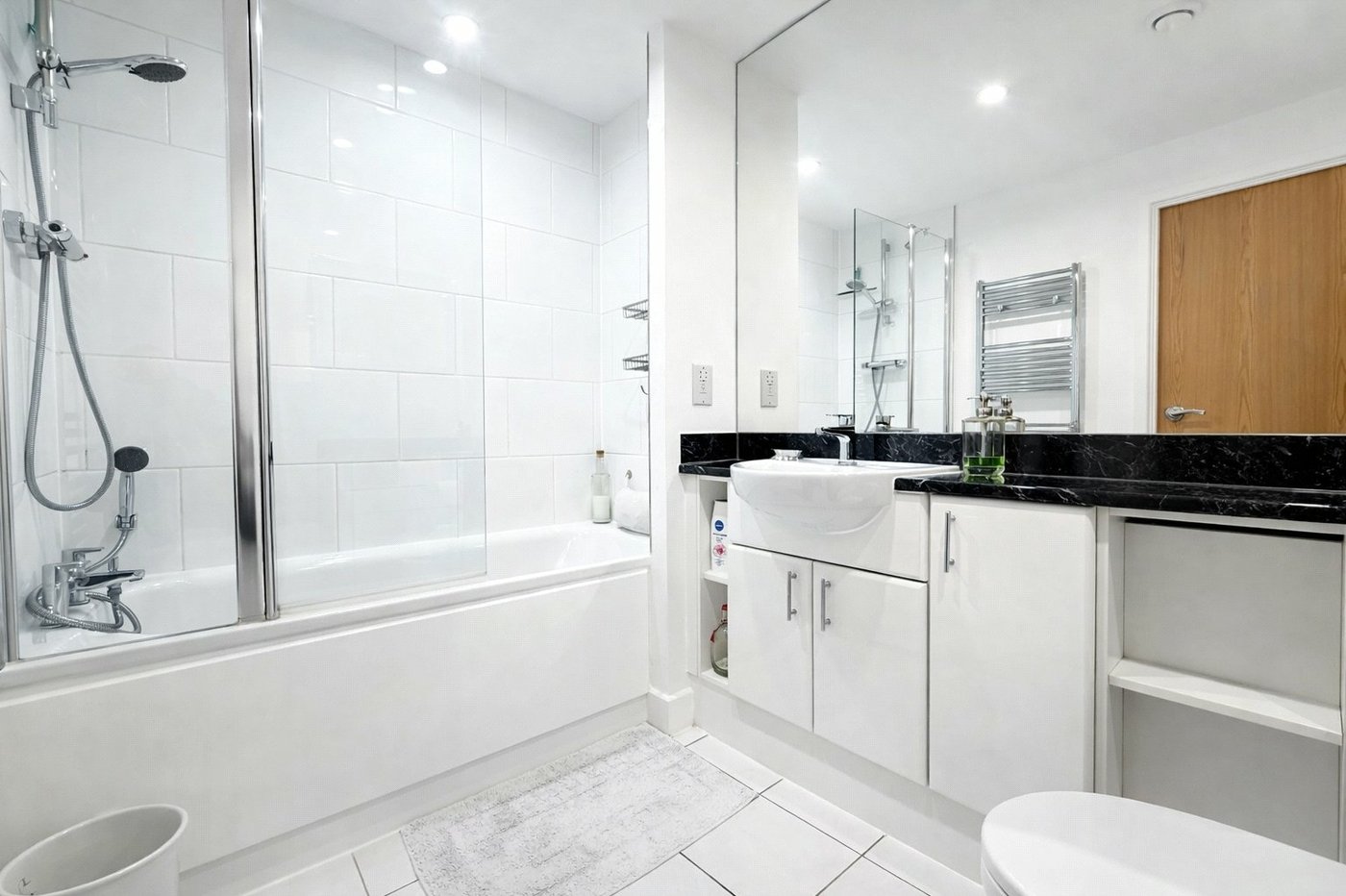 2 bedroom property for sale in London | Robinson Jackson