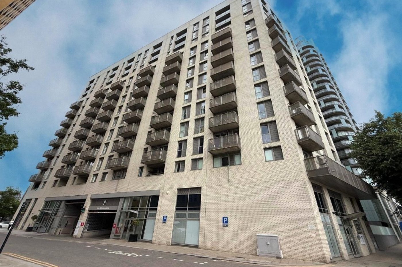 2 bedroom property for sale in London | Robinson Jackson