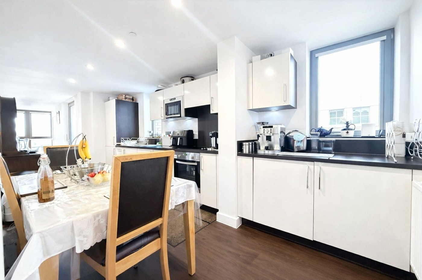 2 bedroom property for sale in London | Robinson Jackson
