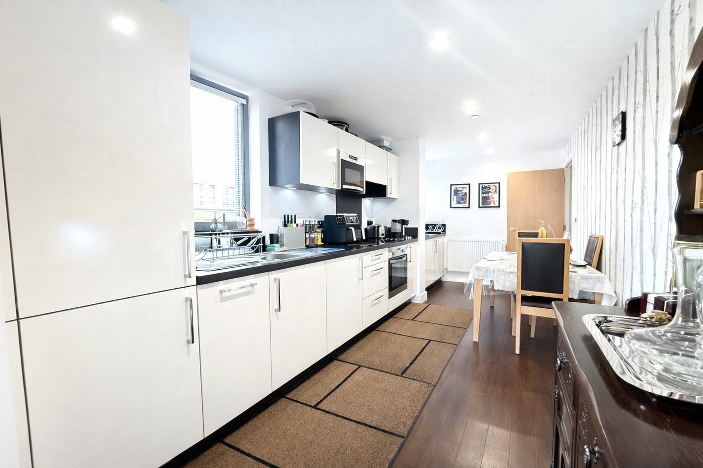 2 bedroom property for sale in London | Robinson Jackson
