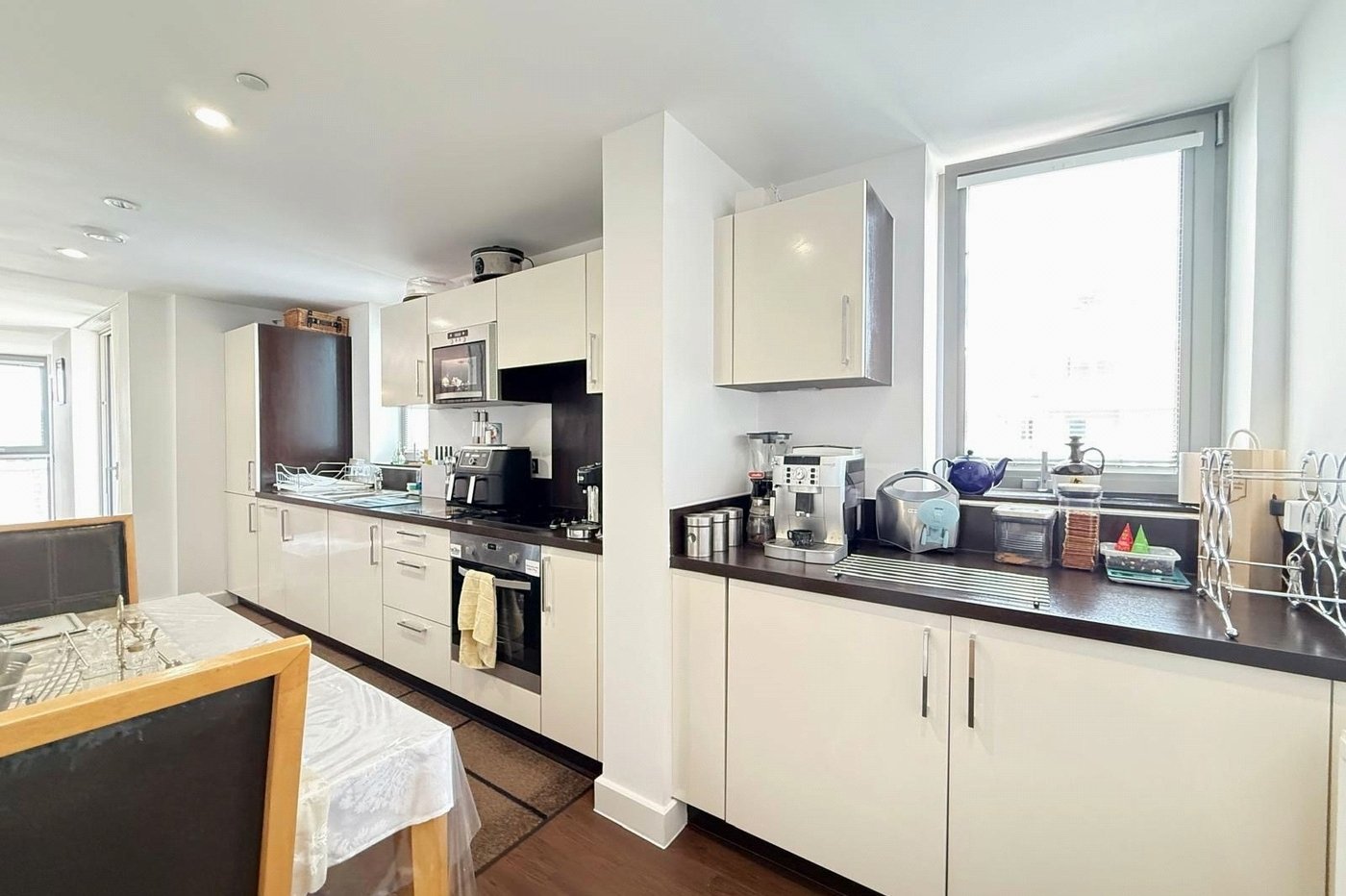 2 bedroom property for sale in London | Robinson Jackson