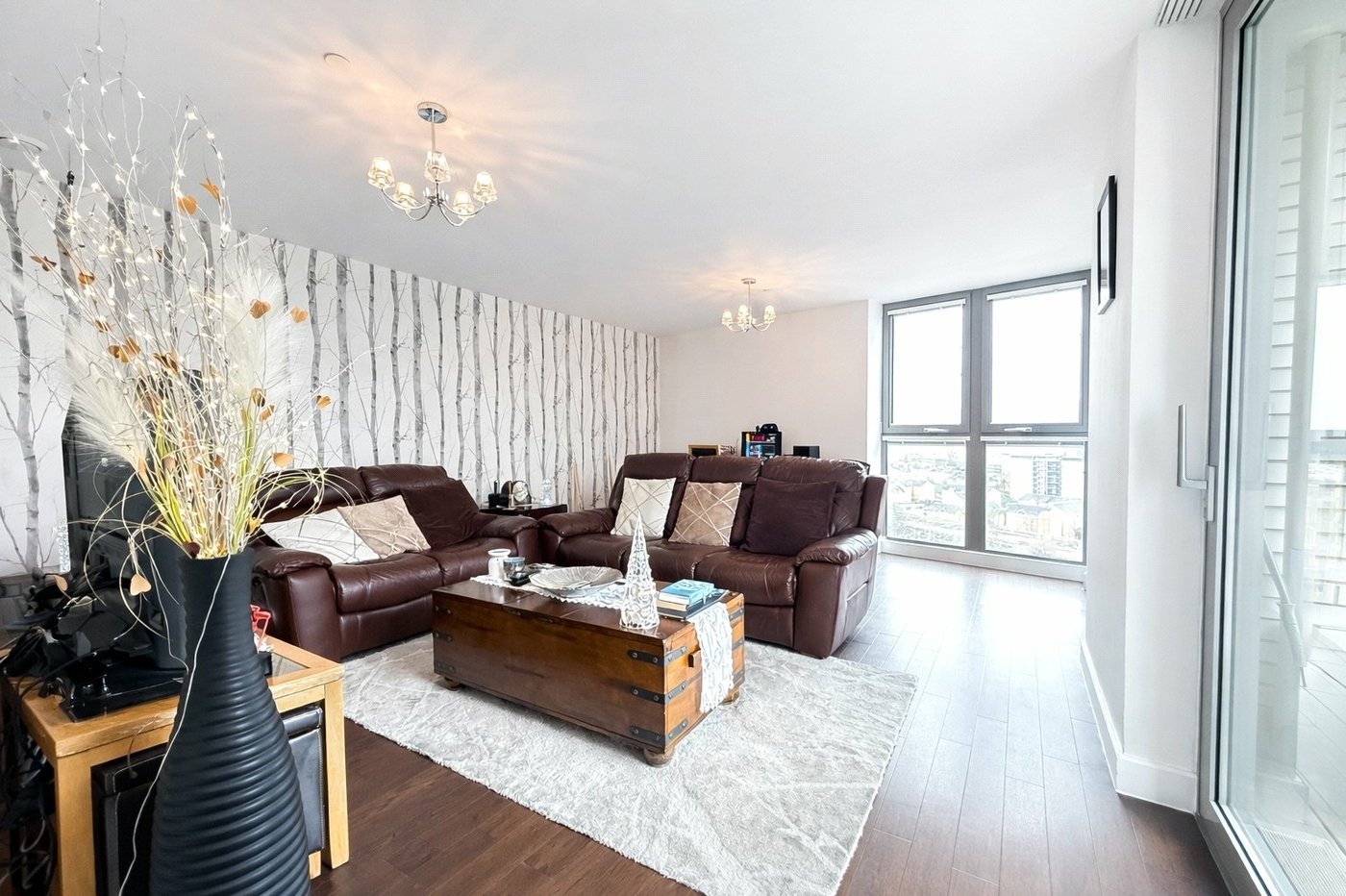 2 bedroom property for sale in London | Robinson Jackson