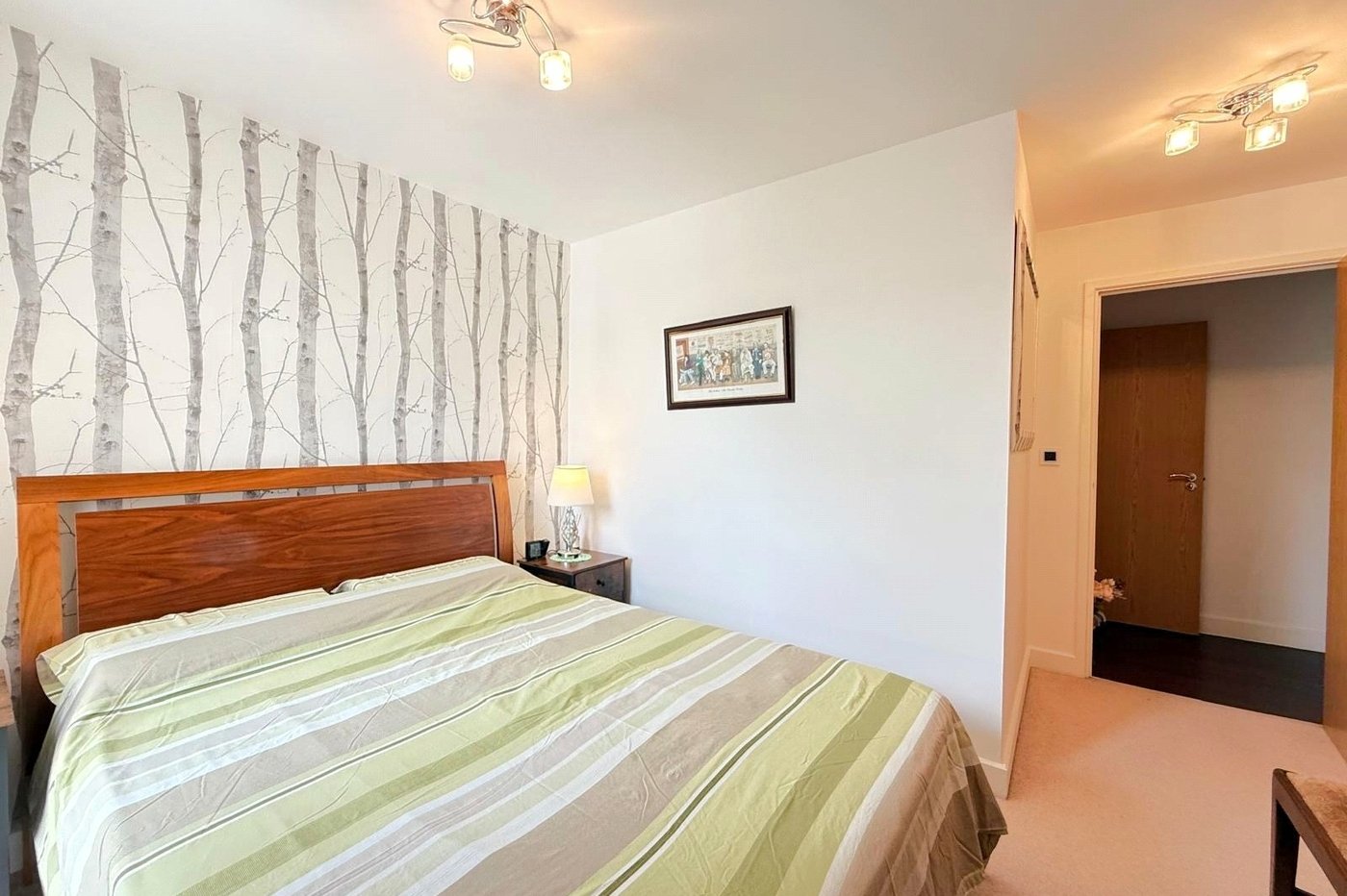 2 bedroom property for sale in London | Robinson Jackson