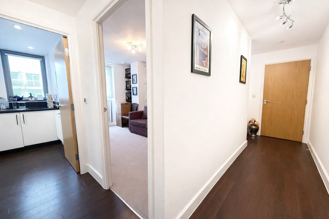 2 bedroom property for sale in London | Robinson Jackson