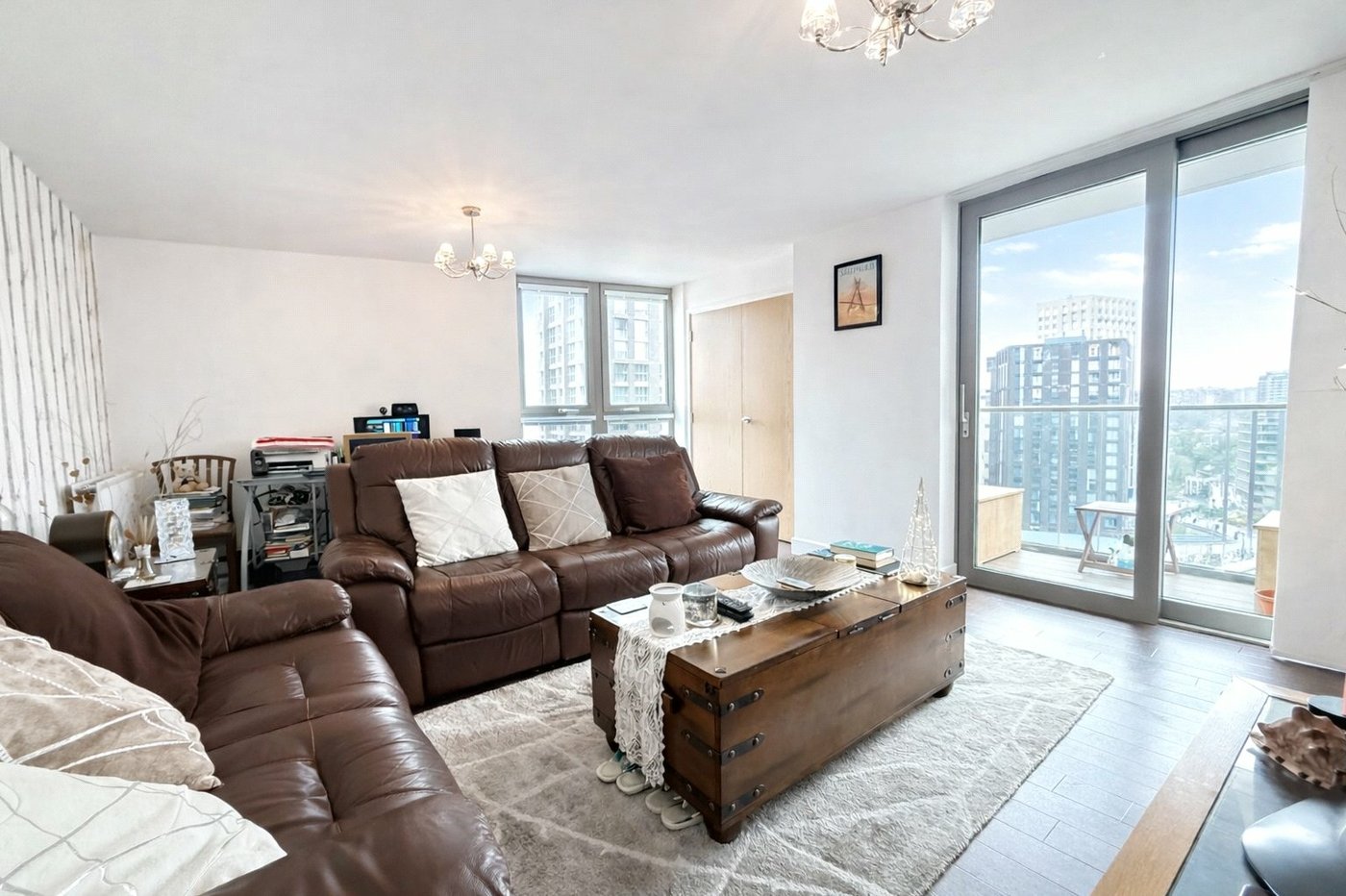 2 bedroom property for sale in London | Robinson Jackson