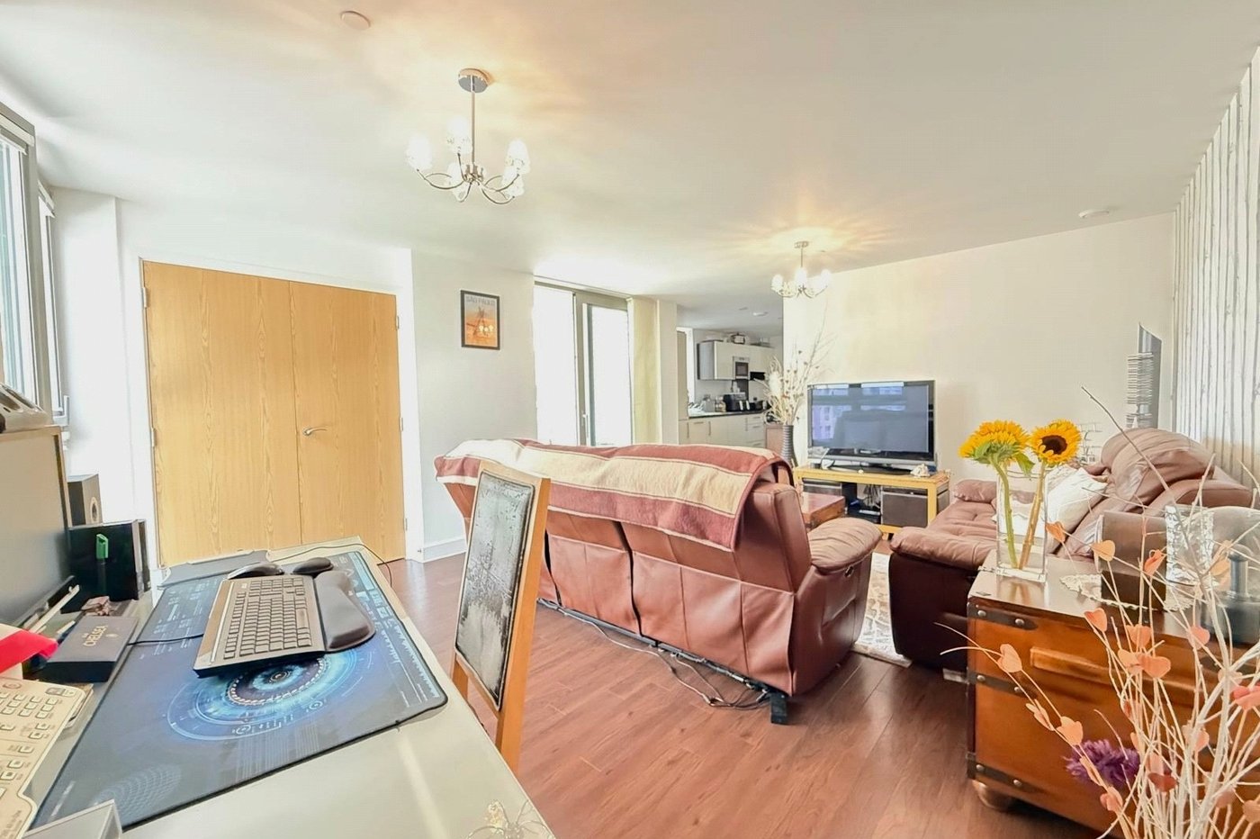 2 bedroom property for sale in London | Robinson Jackson