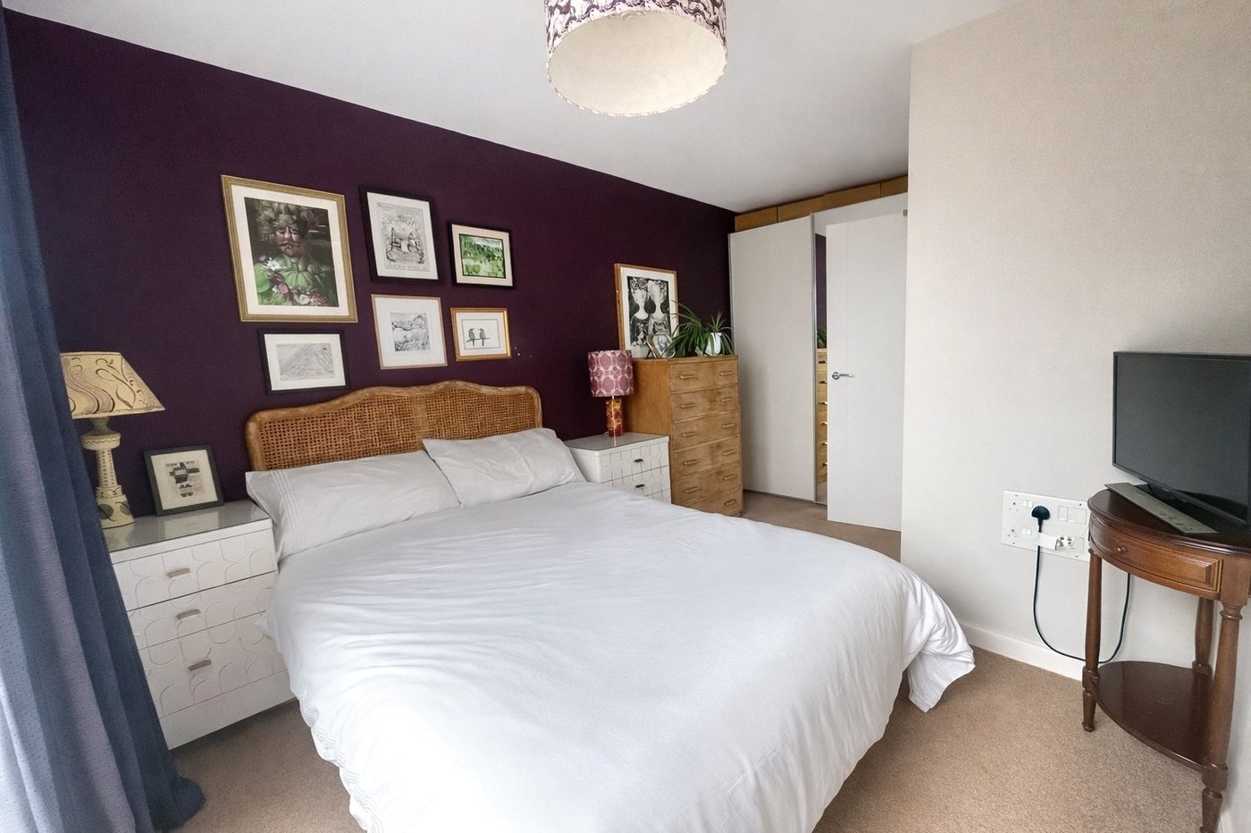 2 bedroom property for sale in London | Robinson Jackson