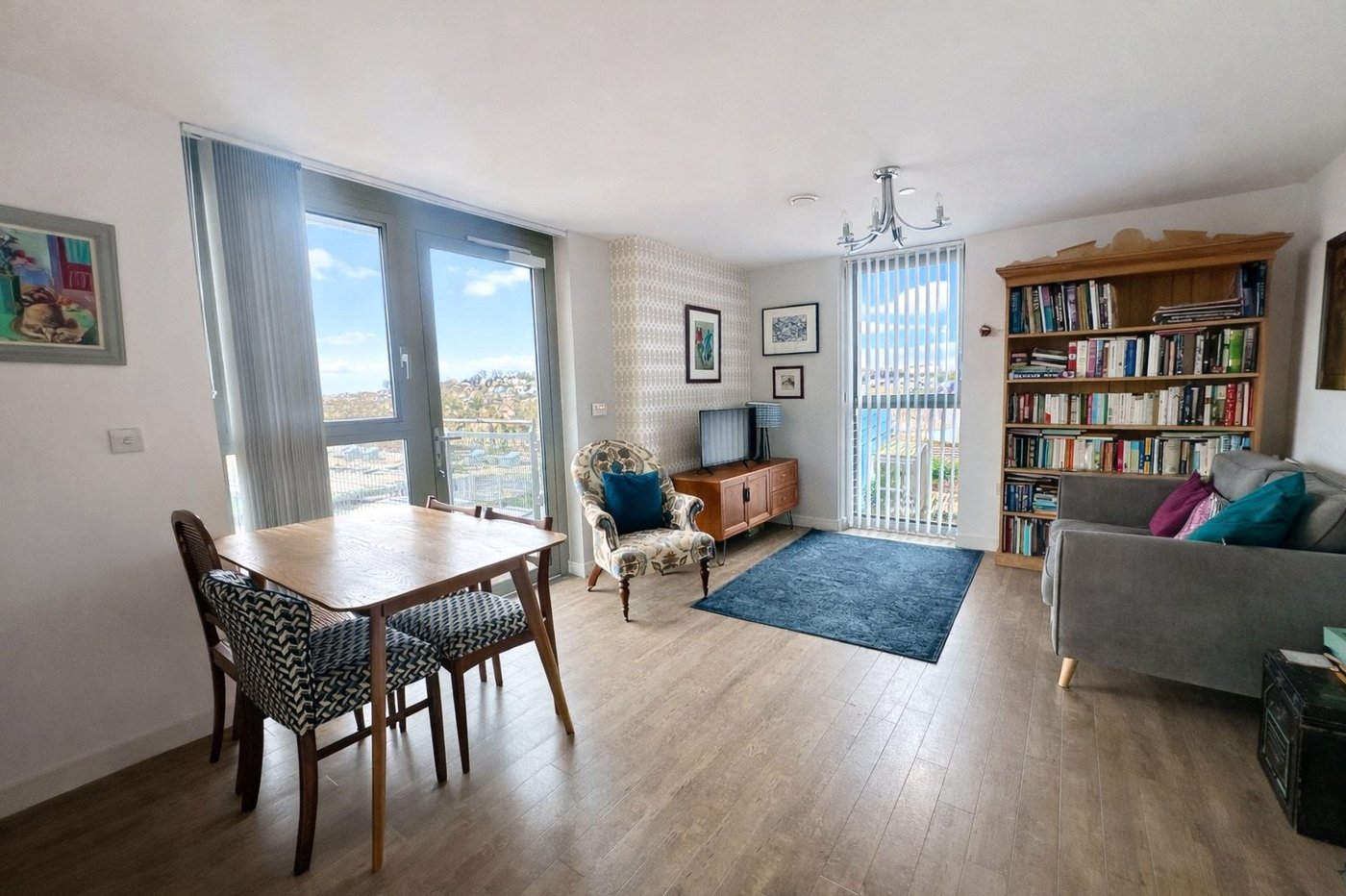 2 bedroom property for sale in London | Robinson Jackson